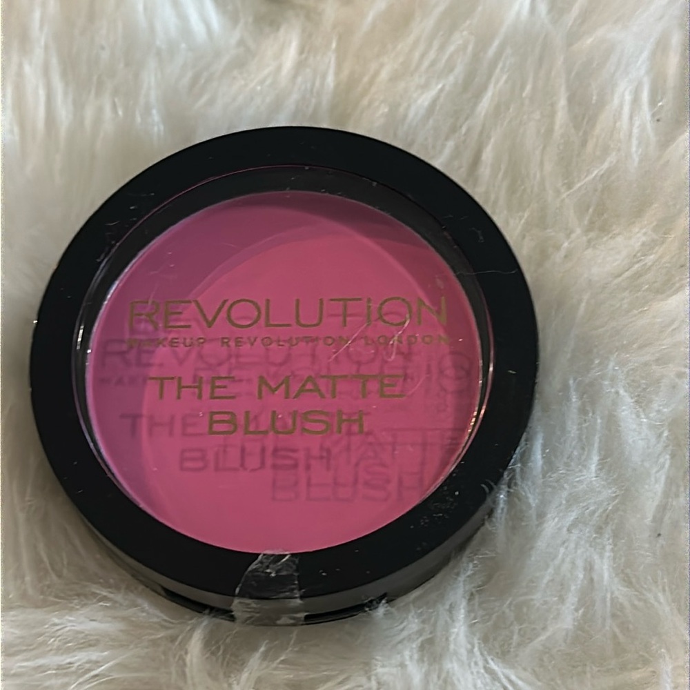 Makeup Revolution The Matte Blush in Dare